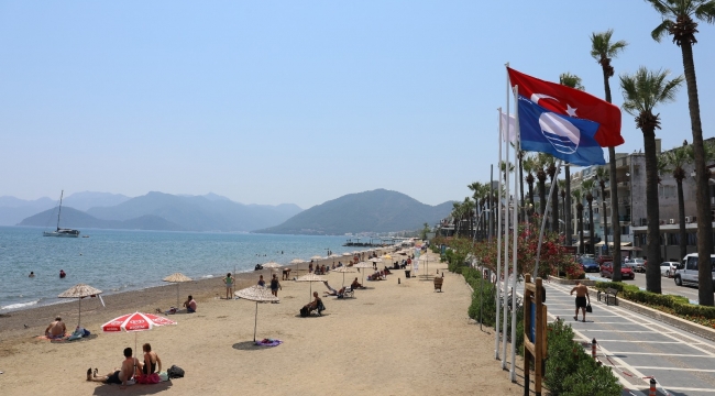 Marmaris Belediyesinin ikinci plajı da mavi bayrak aldı