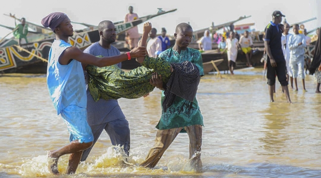 Nijerya'daki alabora olan teknede can kaybı 76'ya yükseldi