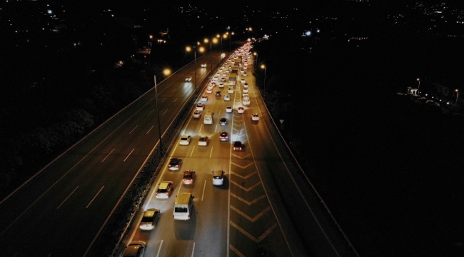 Kurban Bayramı dönüşü TEM Otoyolu'nda trafik yoğunluğu
