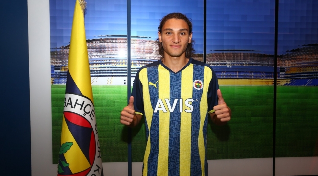 Fenerbahçe'den 17 yaşındaki Emir'e 3 yıllık sözleşme
