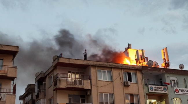 Kahramanmaraş'ta çatı yangını korkuttu