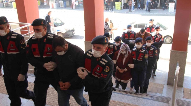 Türkiye'de yakayı ele veren 3 terörist tutuklandı